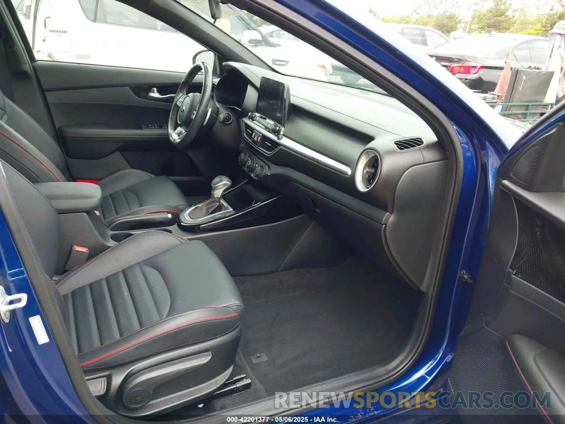 5 fotografías del automóvil dañado 3KPF44AC6LE175444 KIA FORTE 2020