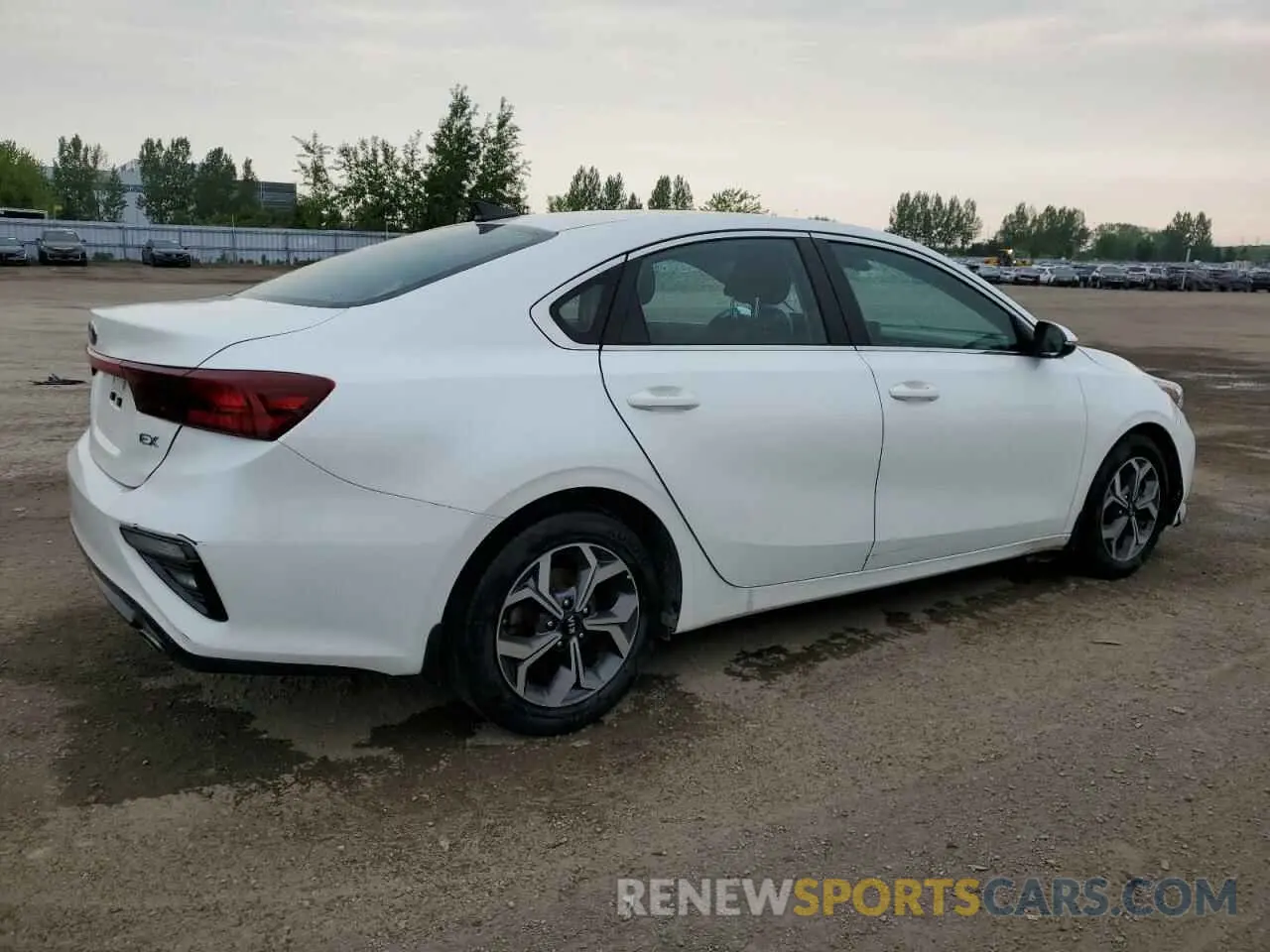 3 fotografías del automóvil dañado 3KPF54AD0LE183187 KIA FORTE 2020