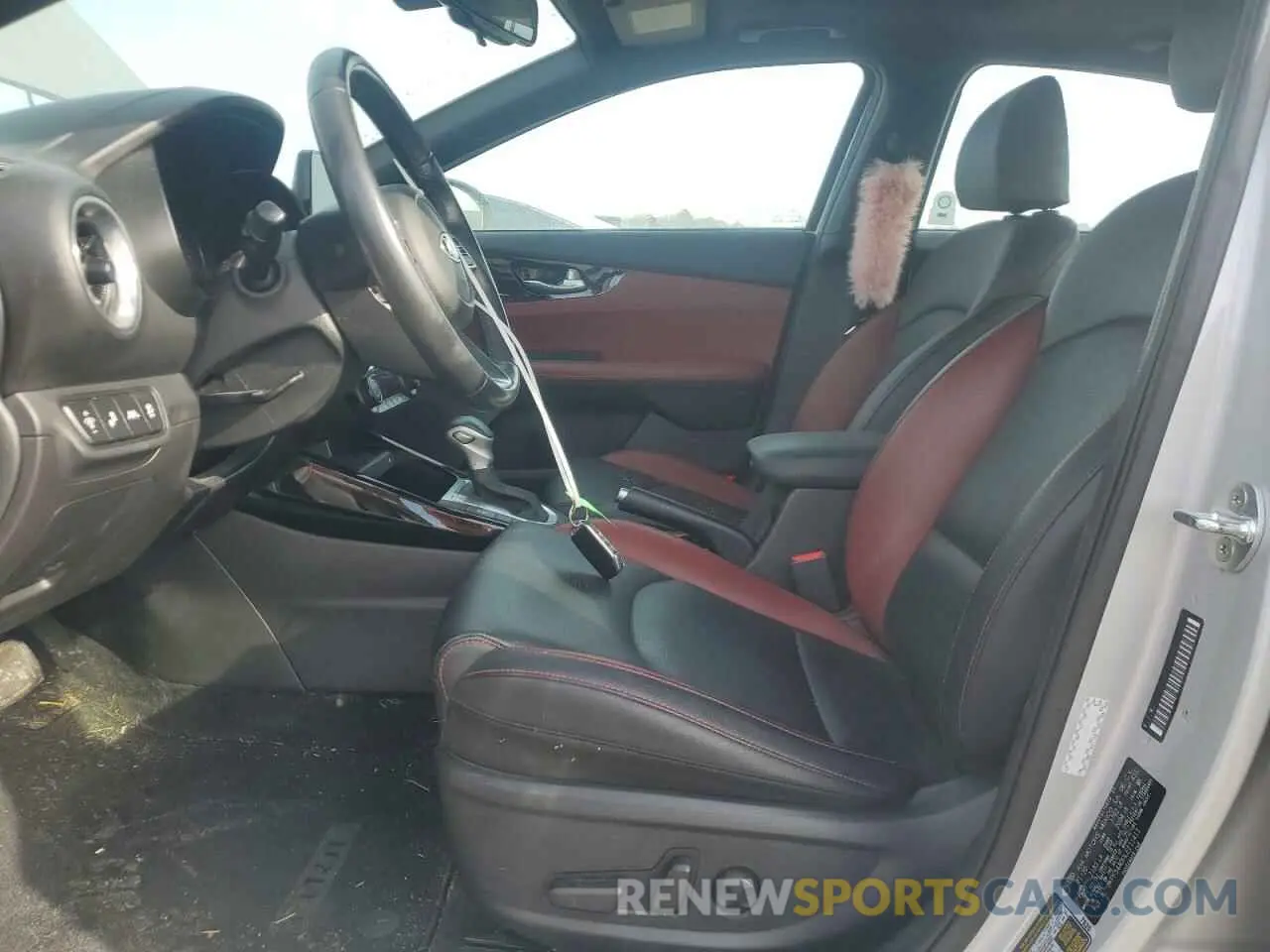 7 fotografías del automóvil dañado 3KPF54AD0LE211411 KIA FORTE 2020