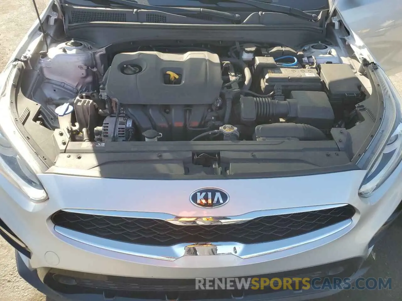 13 fotografías del automóvil dañado 3KPF54AD1LE208226 KIA FORTE 2020