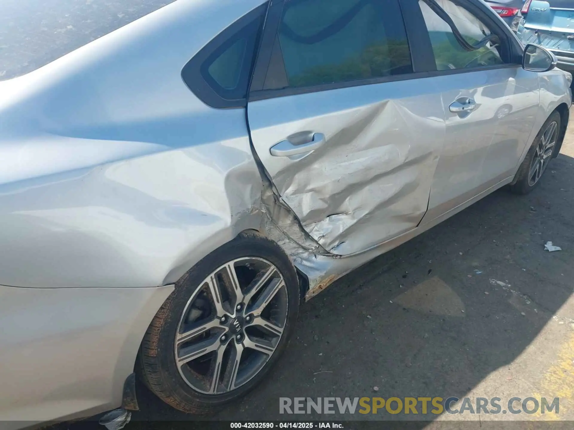 6 fotografías del automóvil dañado 3KPF54AD2LE209899 KIA FORTE 2020