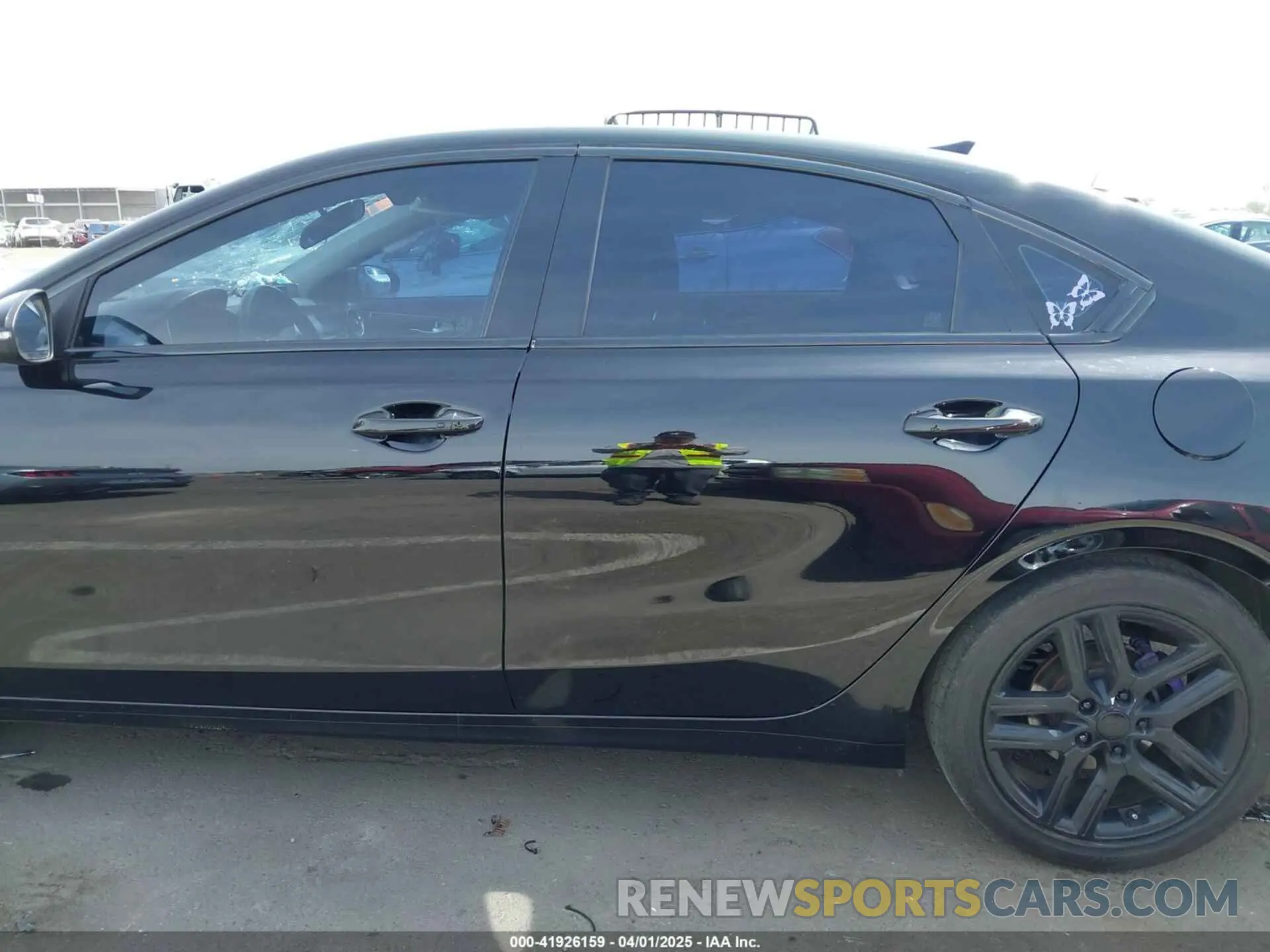15 fotografías del automóvil dañado 3KPF54AD3LE190568 KIA FORTE 2020