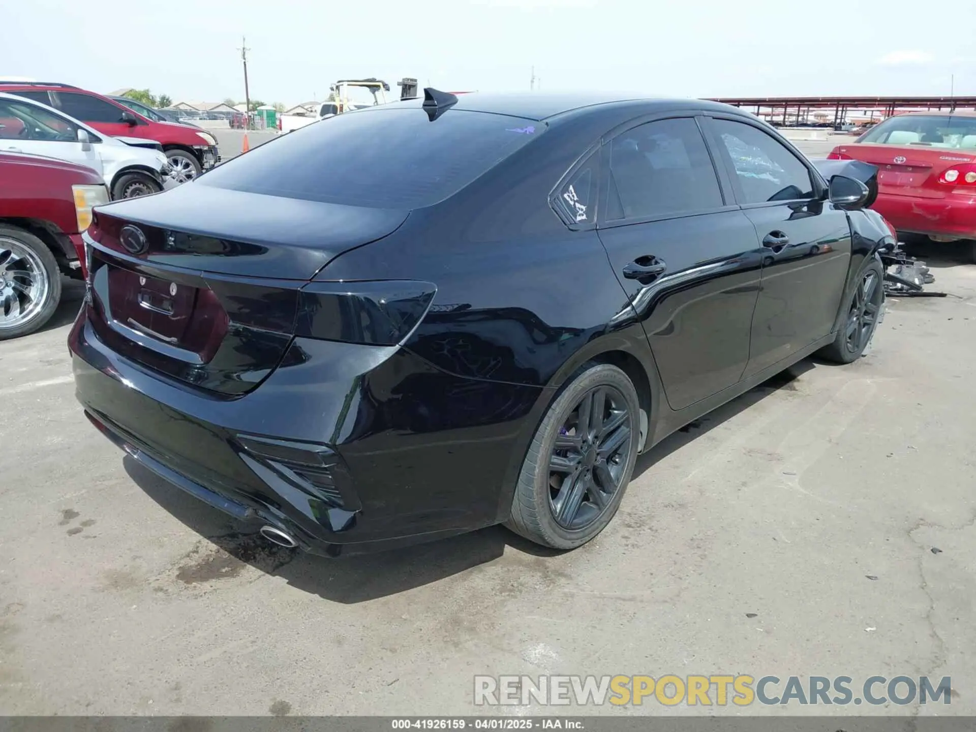 4 fotografías del automóvil dañado 3KPF54AD3LE190568 KIA FORTE 2020