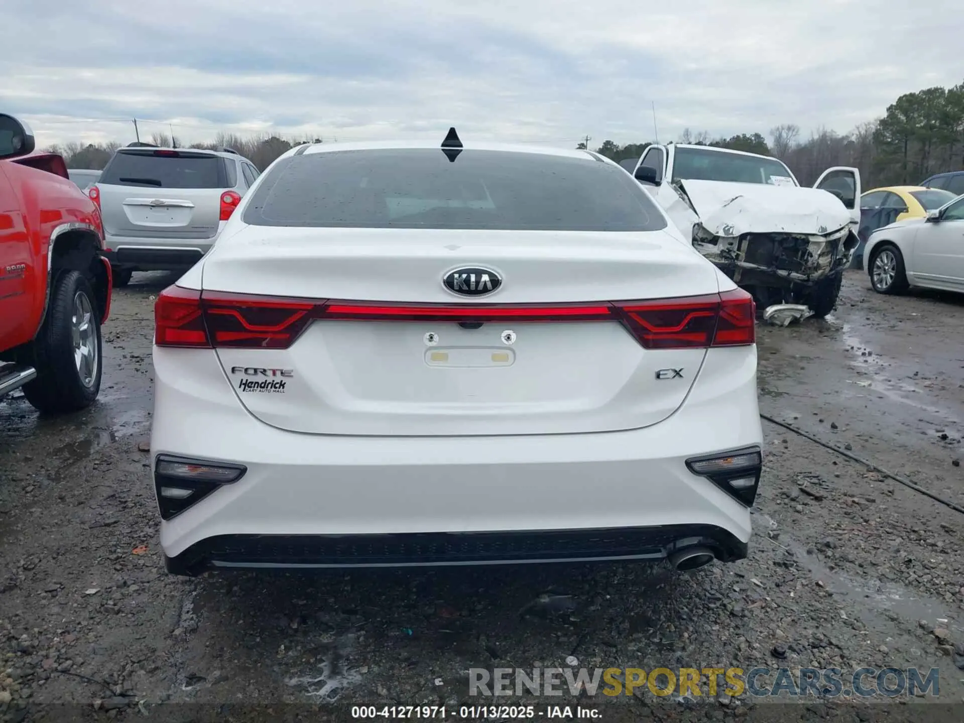 16 fotografías del automóvil dañado 3KPF54AD3LE247142 KIA FORTE 2020
