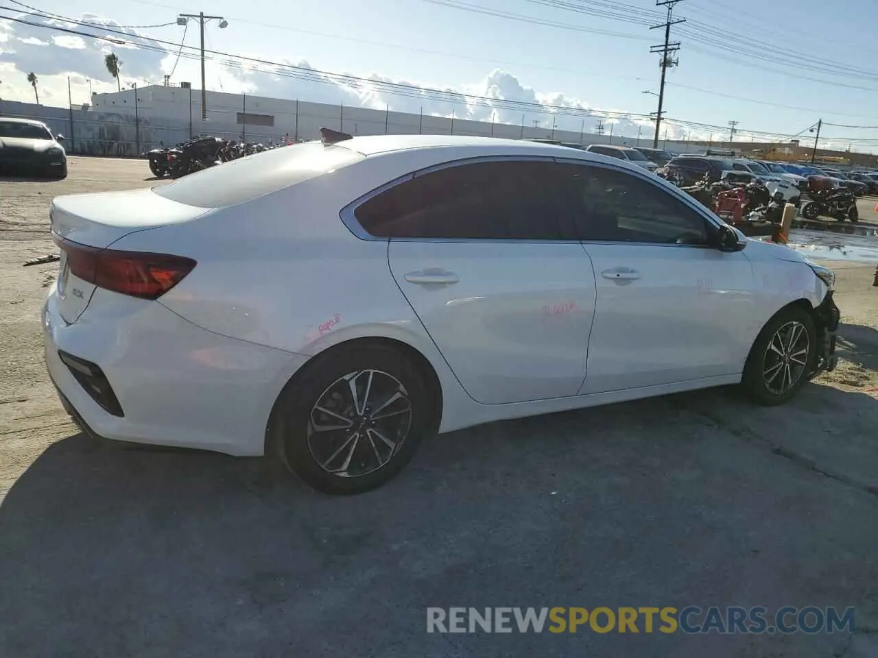 3 fotografías del automóvil dañado 3KPF54AD4LE253662 KIA FORTE 2020