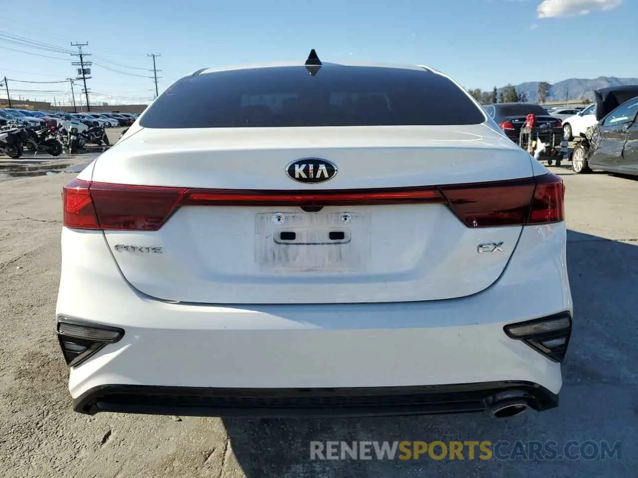 6 fotografías del automóvil dañado 3KPF54AD4LE253662 KIA FORTE 2020