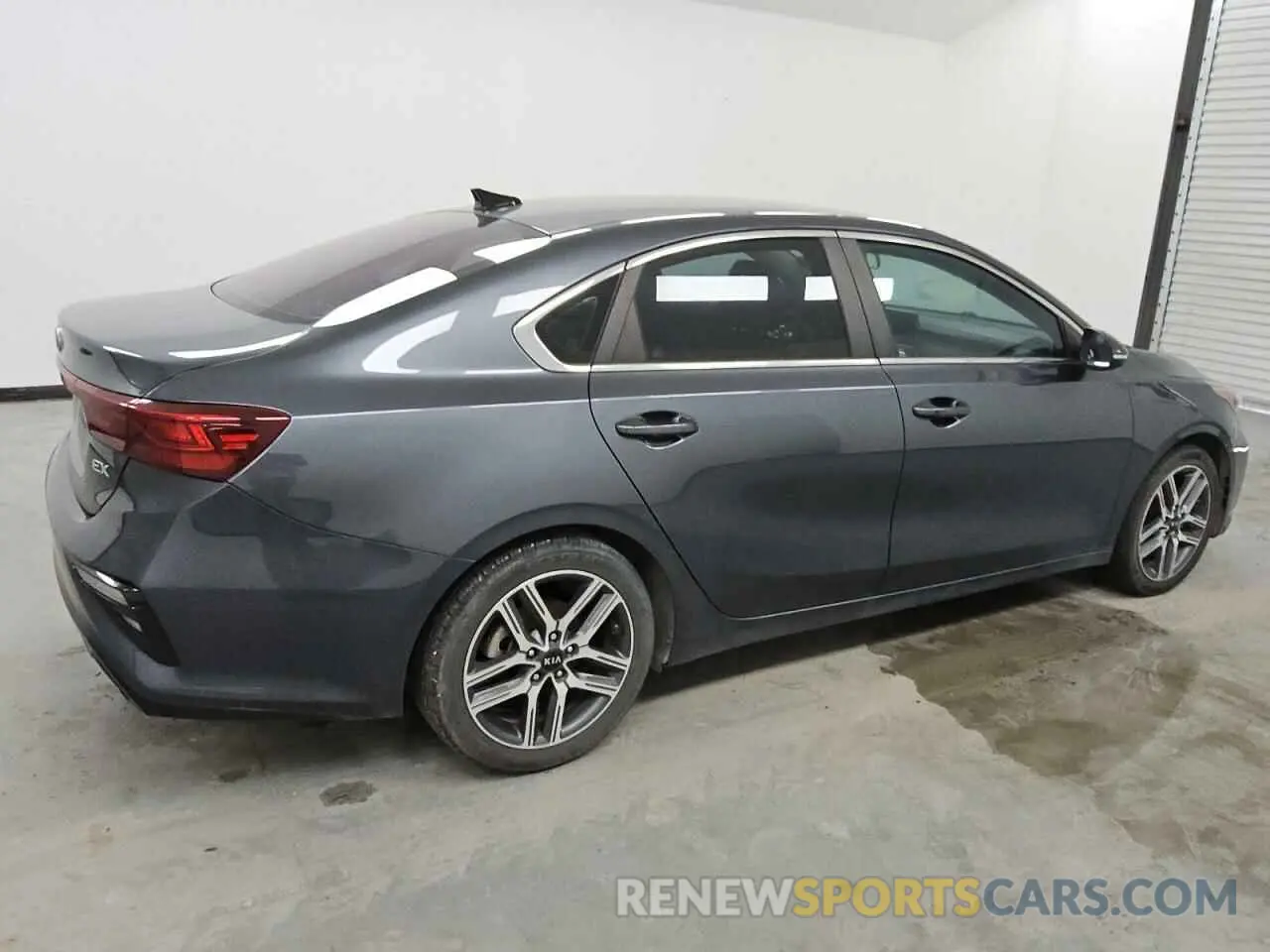 3 fotografías del automóvil dañado 3KPF54AD5LE191236 KIA FORTE 2020