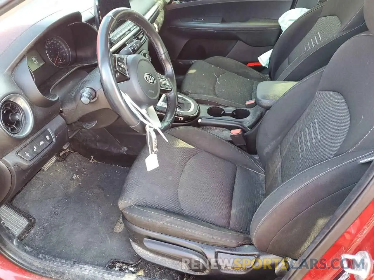 7 fotografías del automóvil dañado 3KPF54AD6LE142028 KIA FORTE 2020