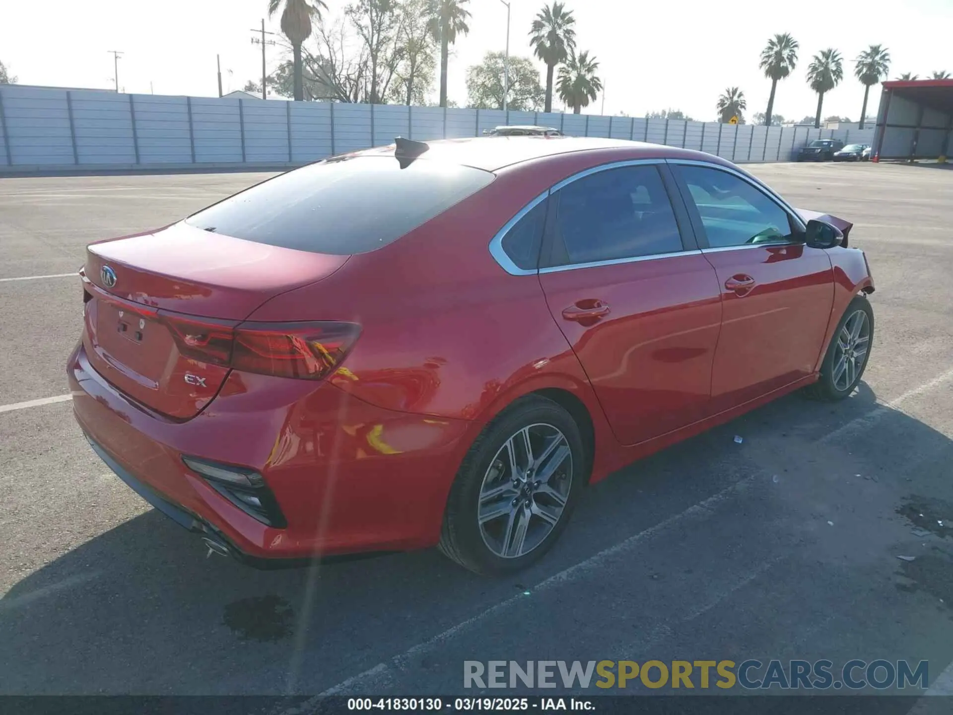 4 fotografías del automóvil dañado 3KPF54AD8LE254619 KIA FORTE 2020