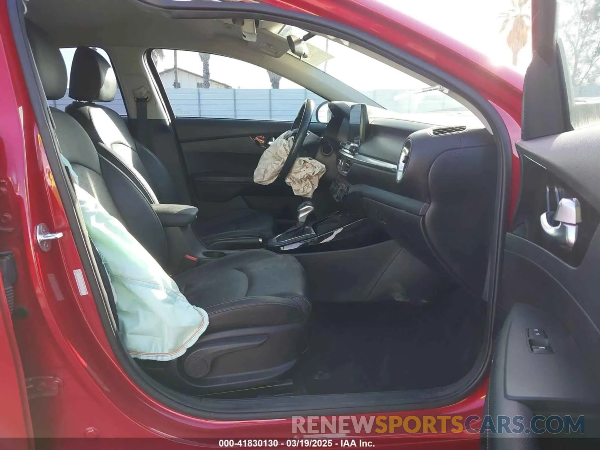 5 fotografías del automóvil dañado 3KPF54AD8LE254619 KIA FORTE 2020