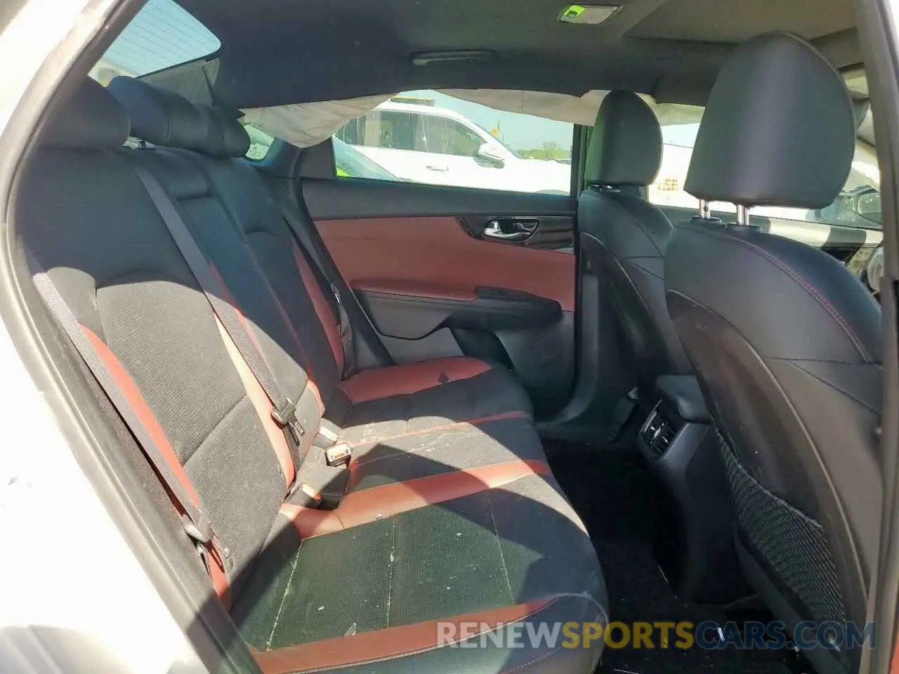 10 fotografías del automóvil dañado 3KPF54ADXLE214543 KIA FORTE 2020
