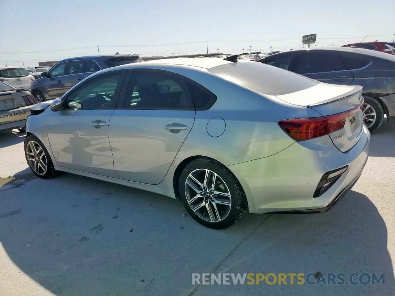 2 fotografías del automóvil dañado 3KPF54ADXLE214543 KIA FORTE 2020