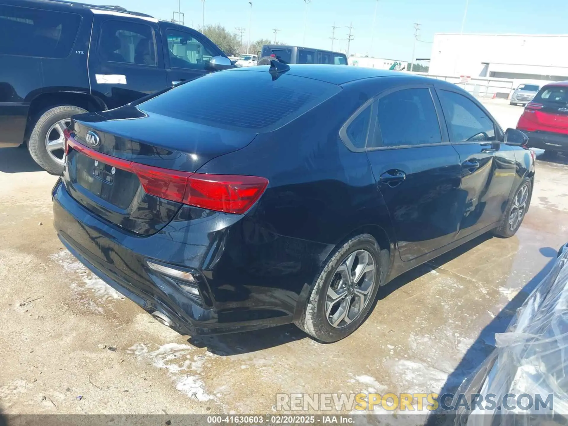 4 fotografías del automóvil dañado 3KPF24AD0ME267391 KIA FORTE 2021