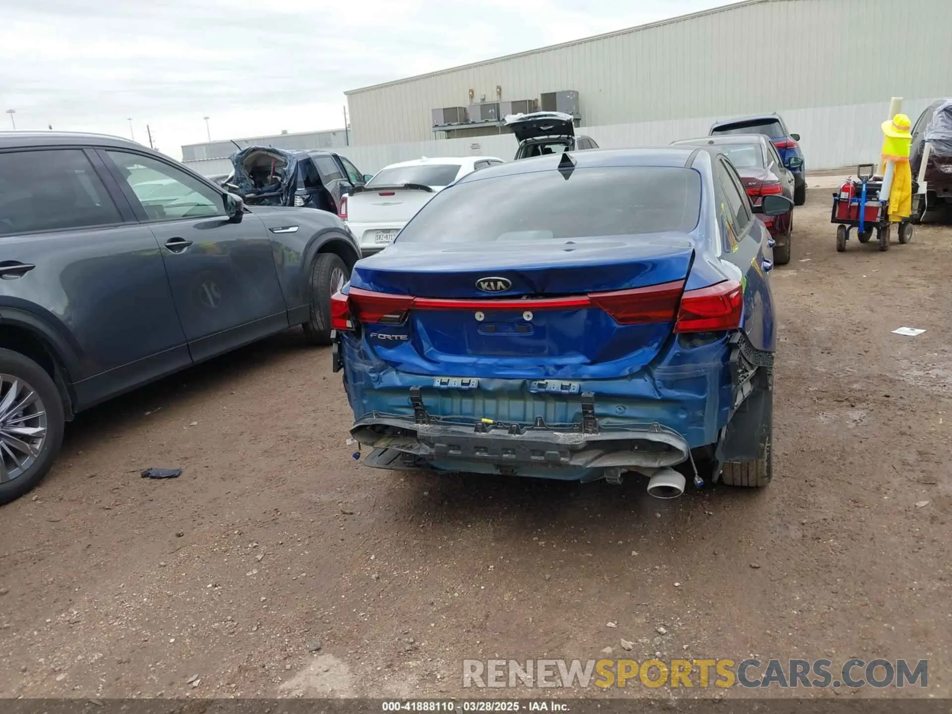 17 fotografías del automóvil dañado 3KPF24AD0ME288497 KIA FORTE 2021