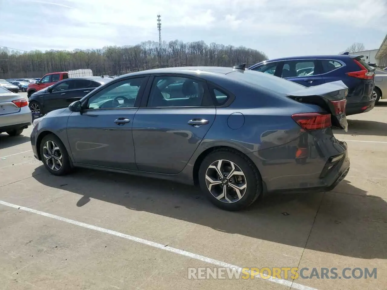 2 fotografías del automóvil dañado 3KPF24AD0ME289083 KIA FORTE 2021