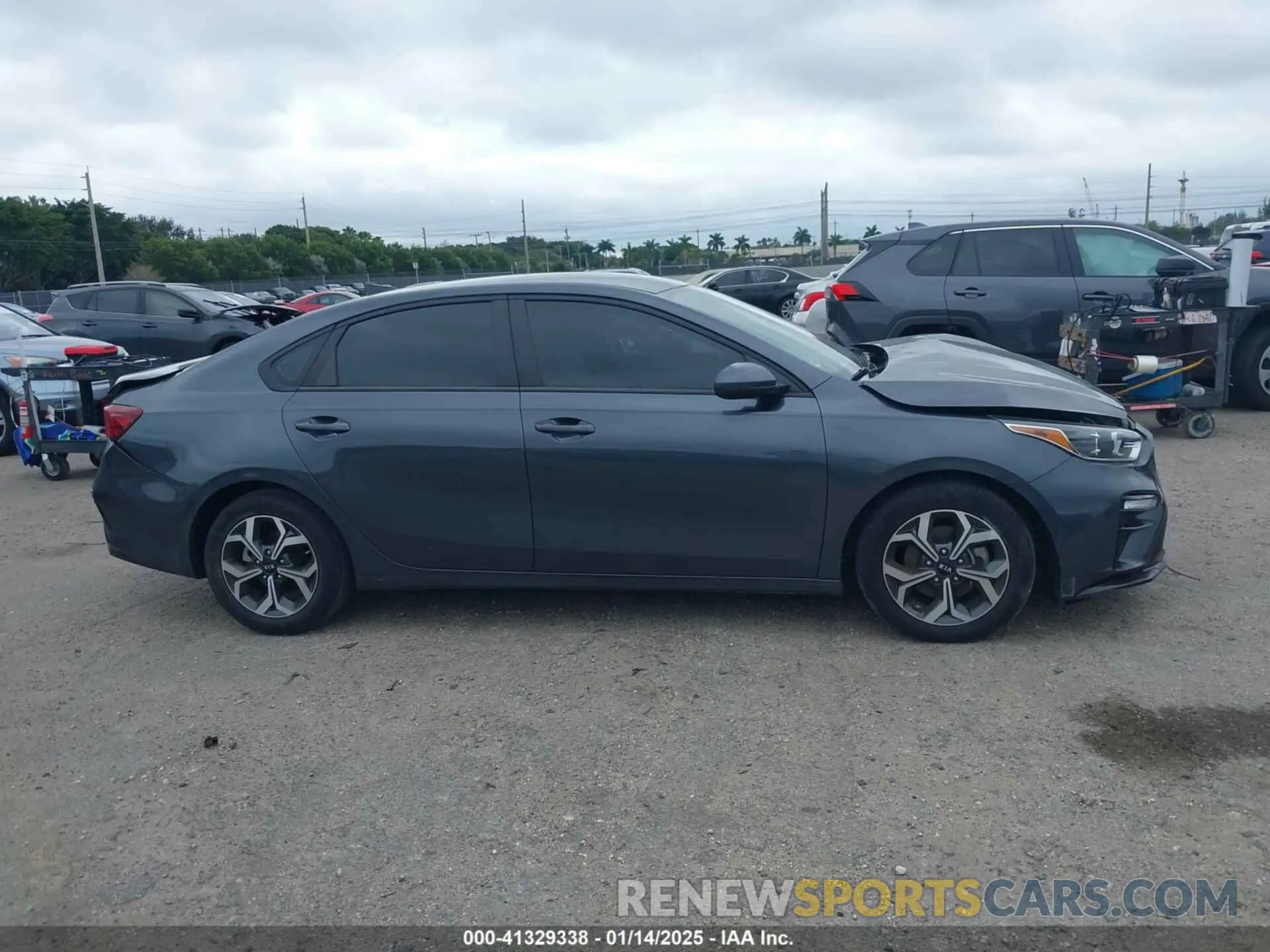 13 fotografías del automóvil dañado 3KPF24AD0ME312622 KIA FORTE 2021