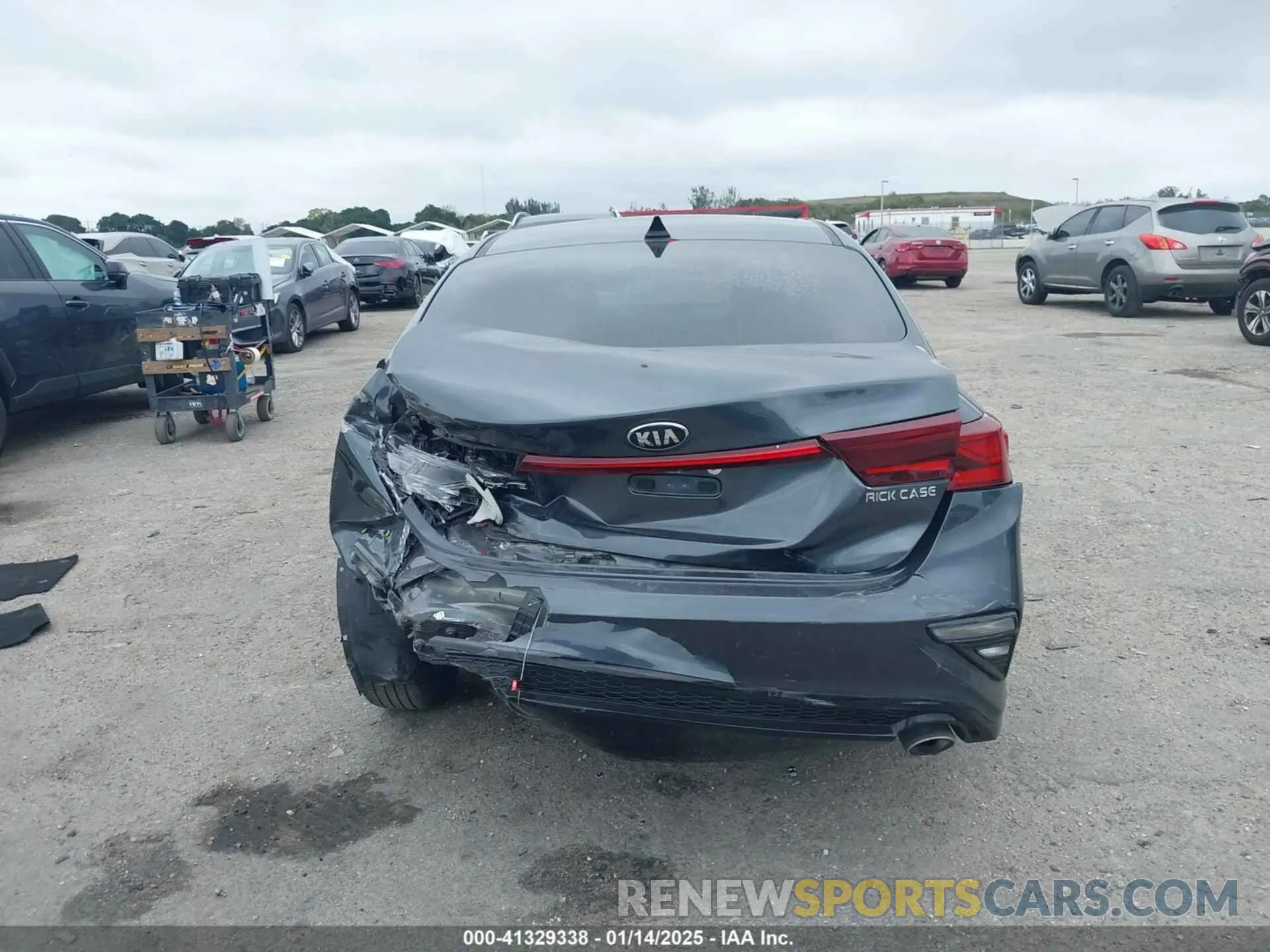 16 fotografías del automóvil dañado 3KPF24AD0ME312622 KIA FORTE 2021