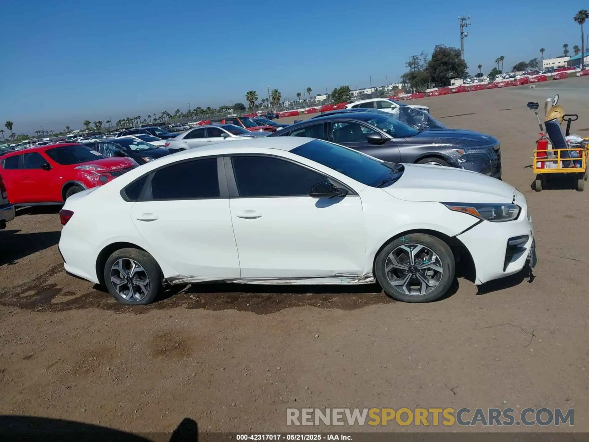 13 fotografías del automóvil dañado 3KPF24AD0ME322812 KIA FORTE 2021