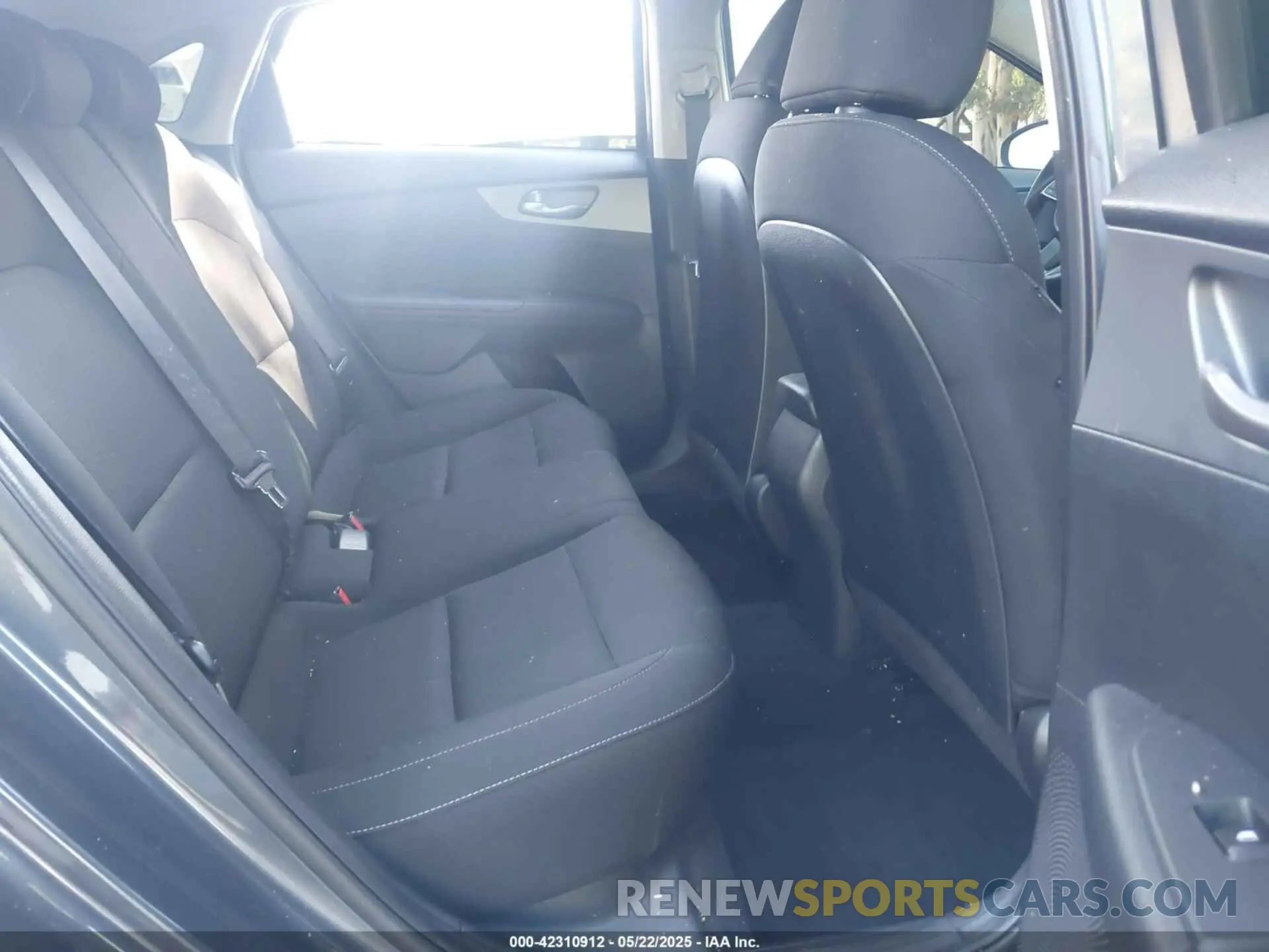 8 fotografías del automóvil dañado 3KPF24AD0ME329971 KIA FORTE 2021