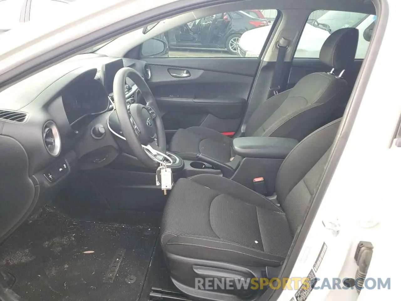 7 fotografías del automóvil dañado 3KPF24AD0ME331333 KIA FORTE 2021