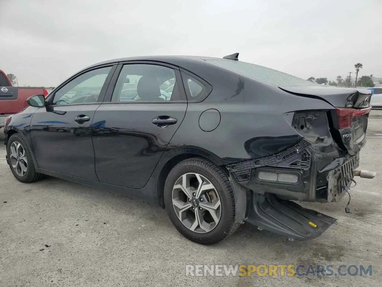 2 fotografías del automóvil dañado 3KPF24AD0ME332434 KIA FORTE 2021