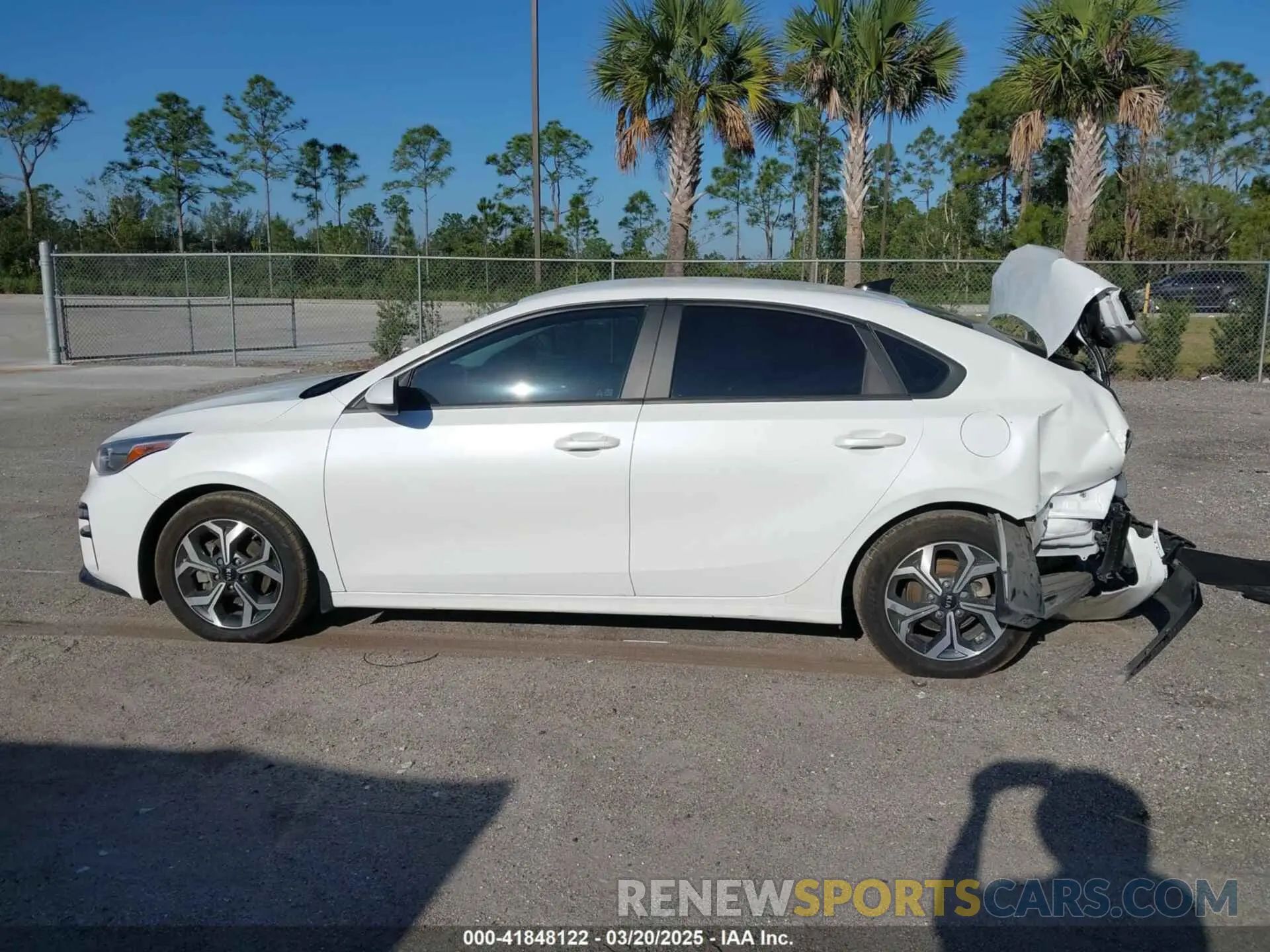 14 fotografías del automóvil dañado 3KPF24AD0ME344194 KIA FORTE 2021