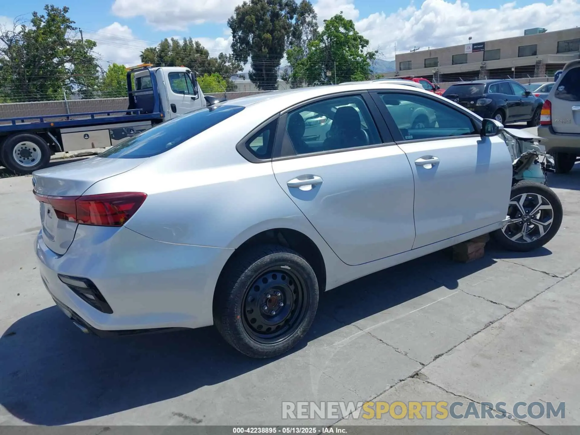 4 fotografías del automóvil dañado 3KPF24AD0ME349234 KIA FORTE 2021