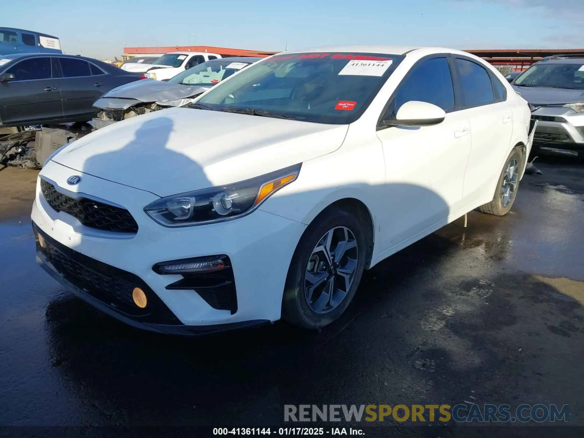 2 fotografías del automóvil dañado 3KPF24AD0ME349931 KIA FORTE 2021