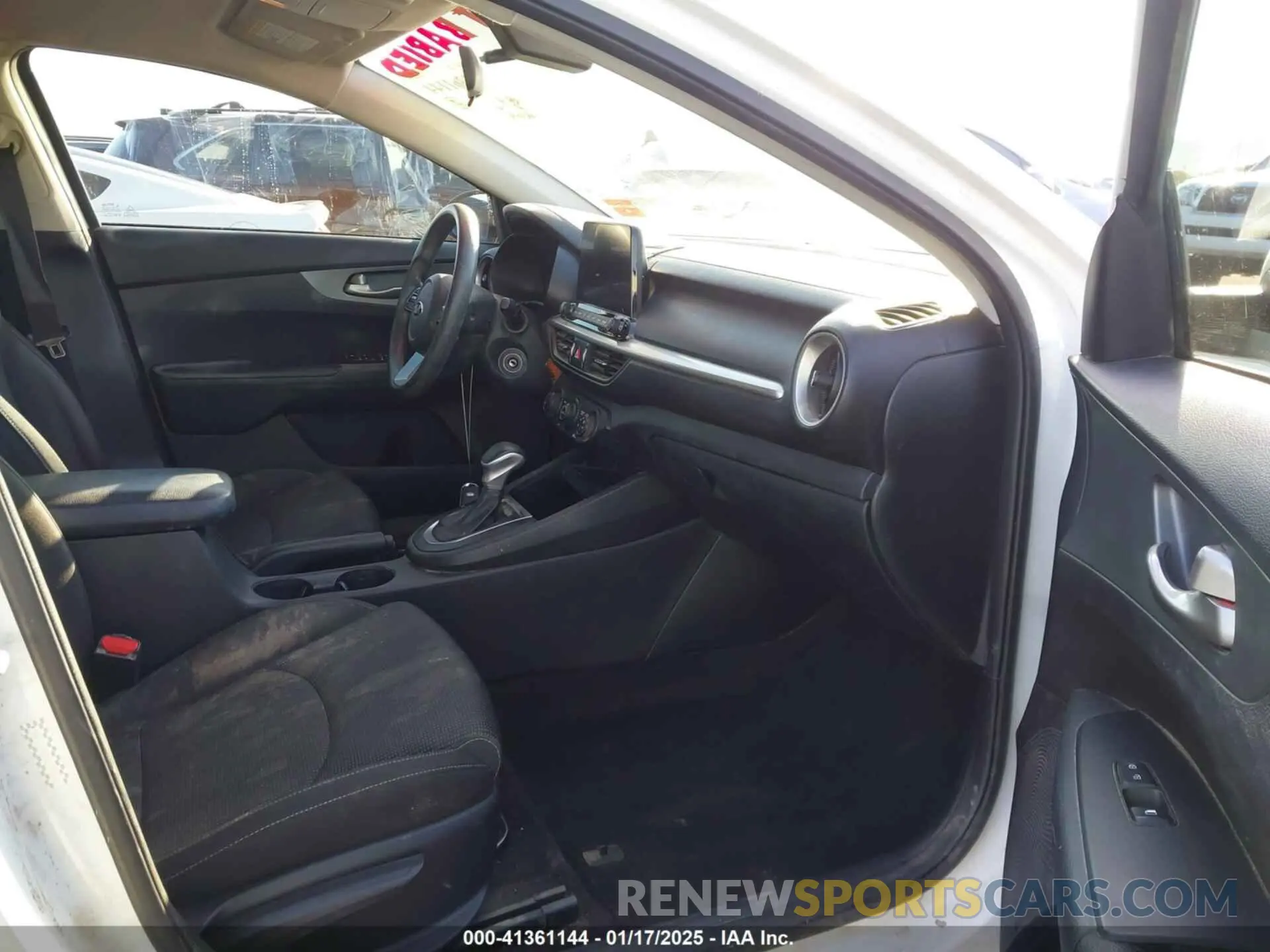 5 fotografías del automóvil dañado 3KPF24AD0ME349931 KIA FORTE 2021