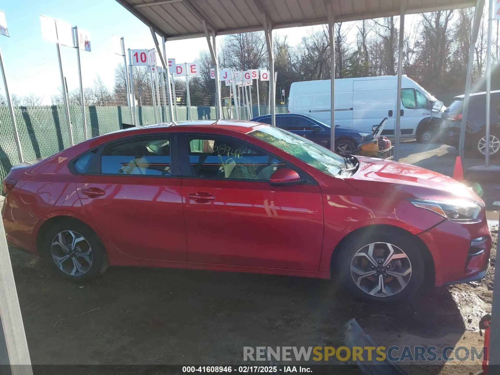 13 fotografías del automóvil dañado 3KPF24AD0ME351730 KIA FORTE 2021