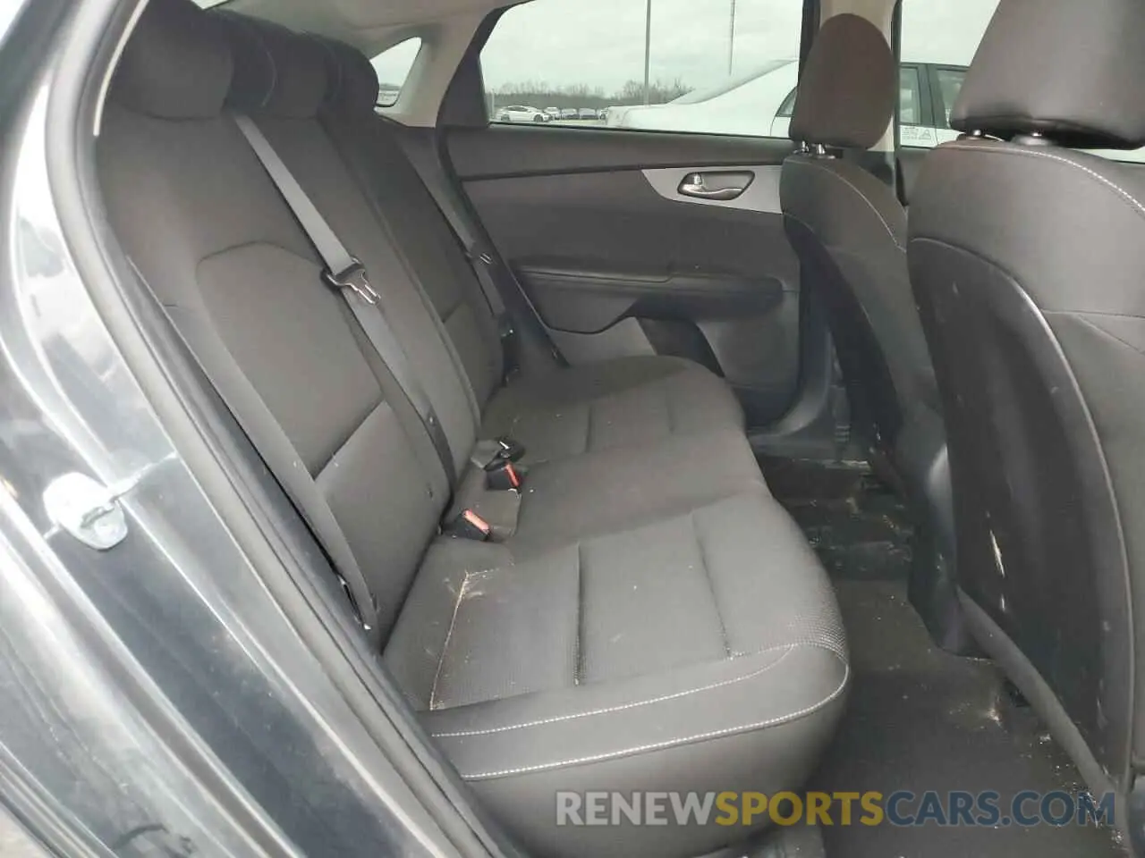 10 fotografías del automóvil dañado 3KPF24AD0ME358256 KIA FORTE 2021