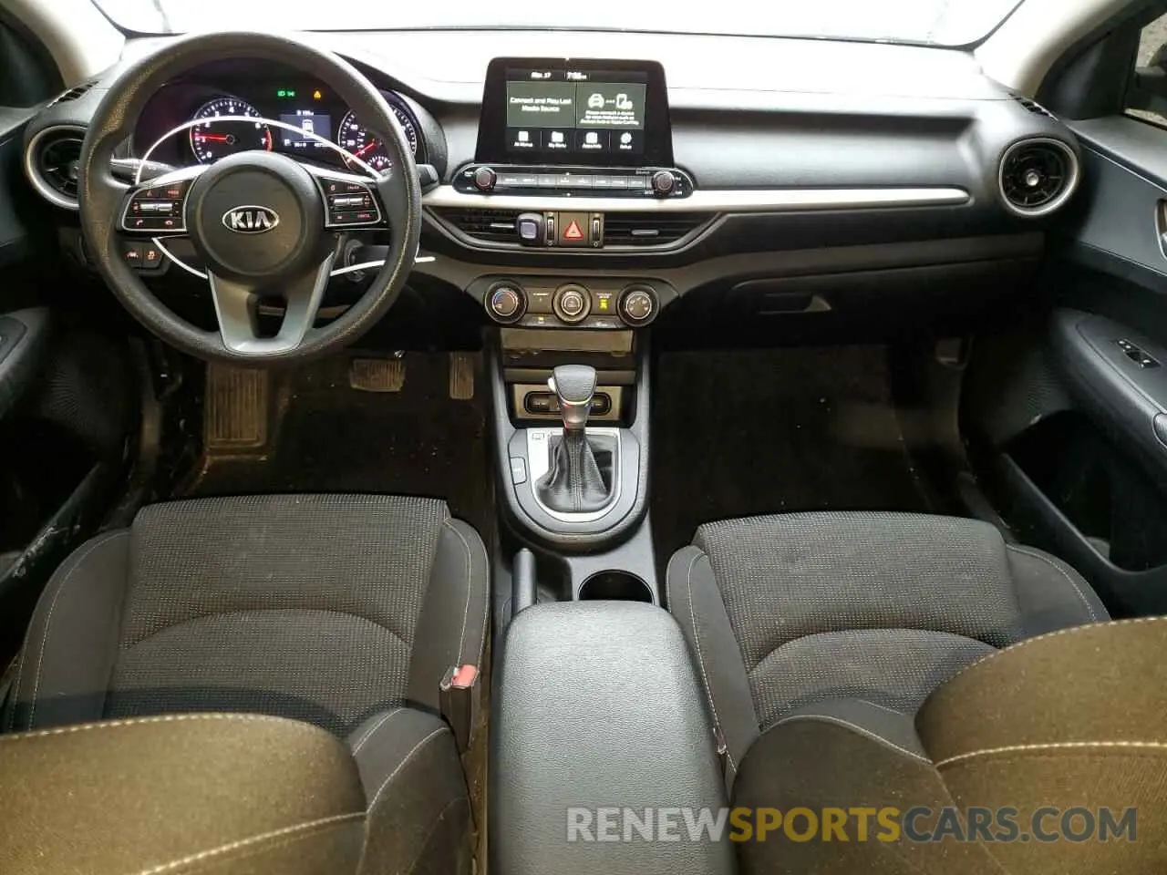 8 fotografías del automóvil dañado 3KPF24AD0ME358256 KIA FORTE 2021