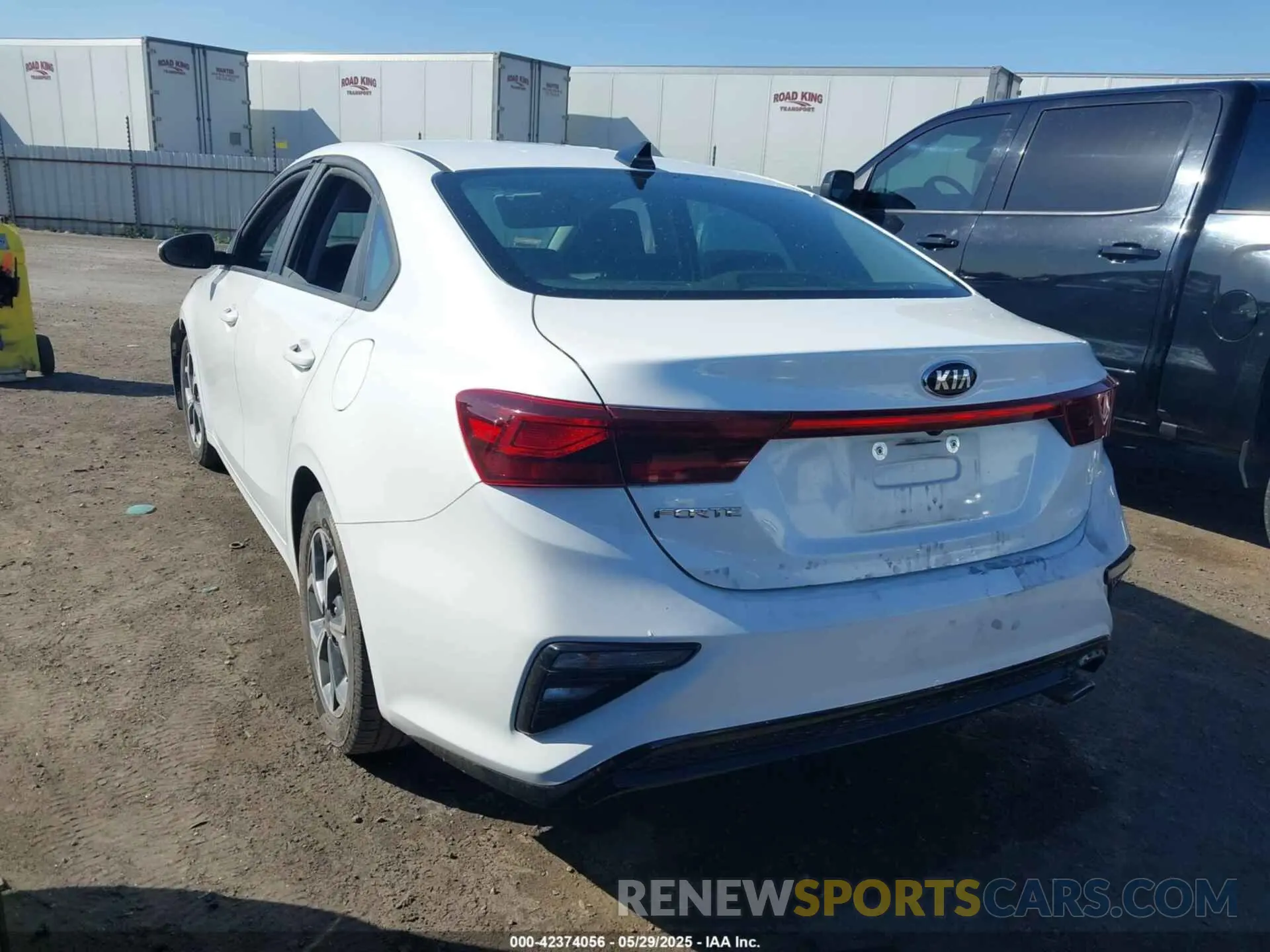 3 fotografías del automóvil dañado 3KPF24AD0ME369385 KIA FORTE 2021