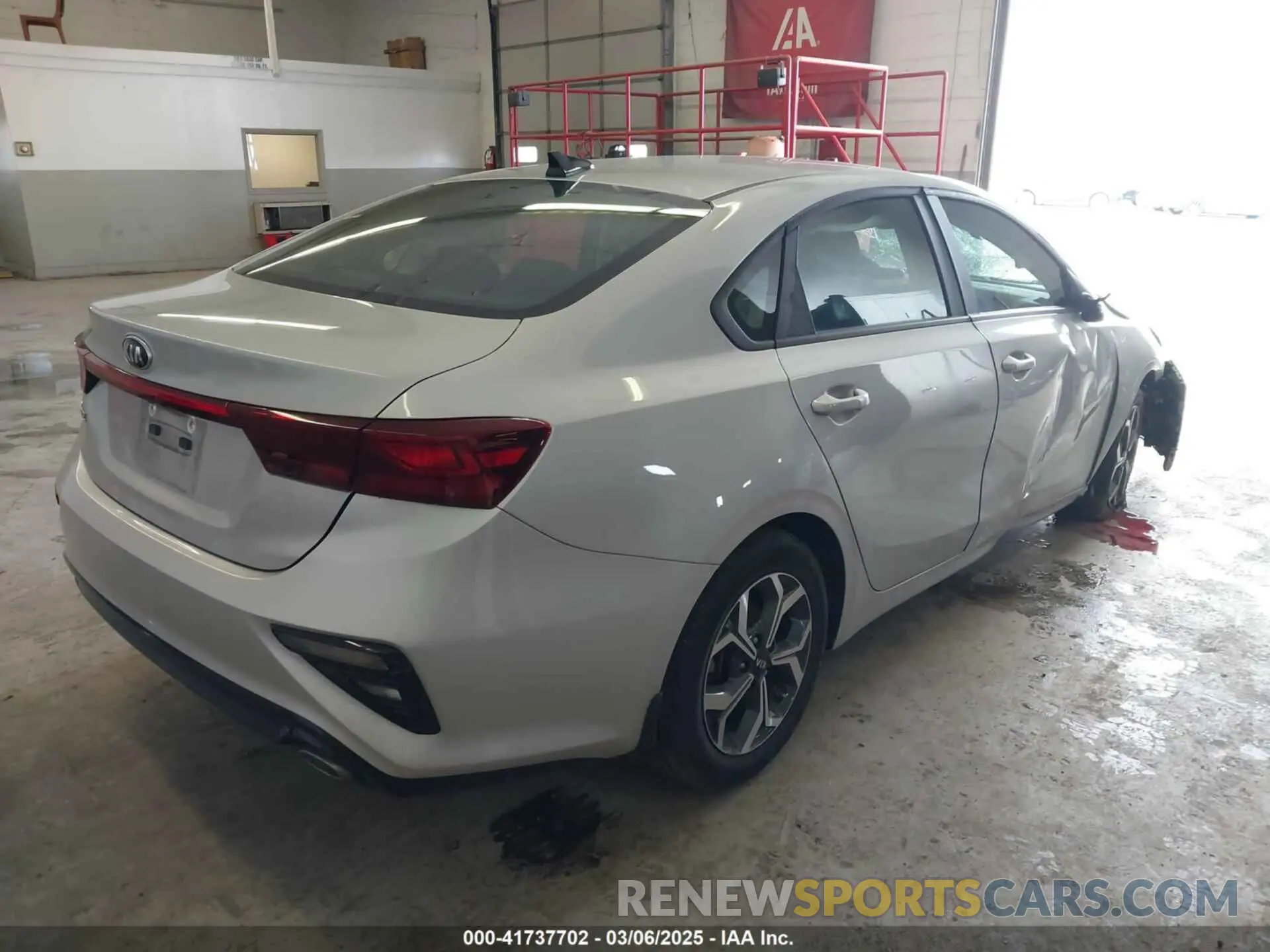 4 fotografías del automóvil dañado 3KPF24AD0ME386798 KIA FORTE 2021