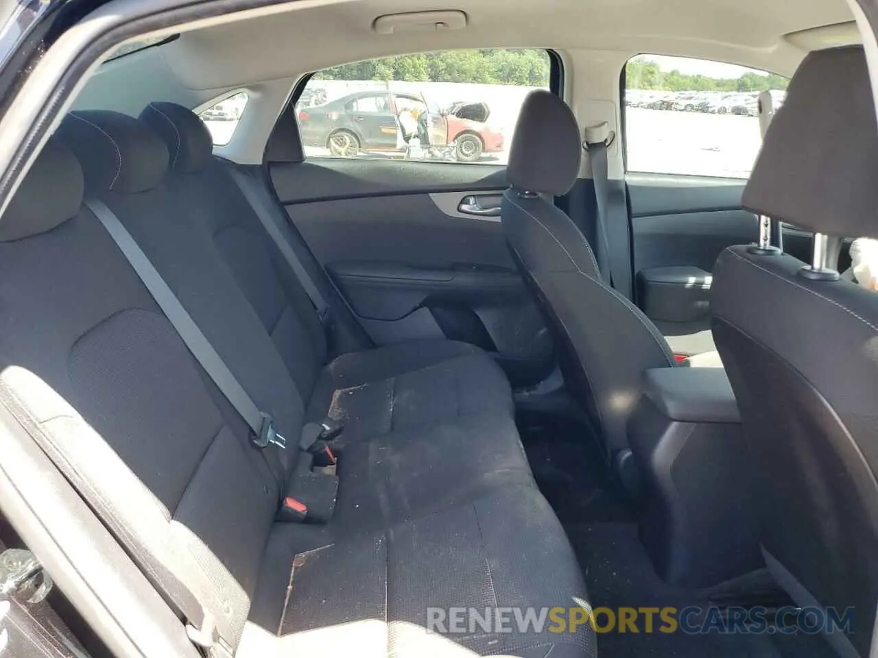 10 fotografías del automóvil dañado 3KPF24AD0ME388311 KIA FORTE 2021