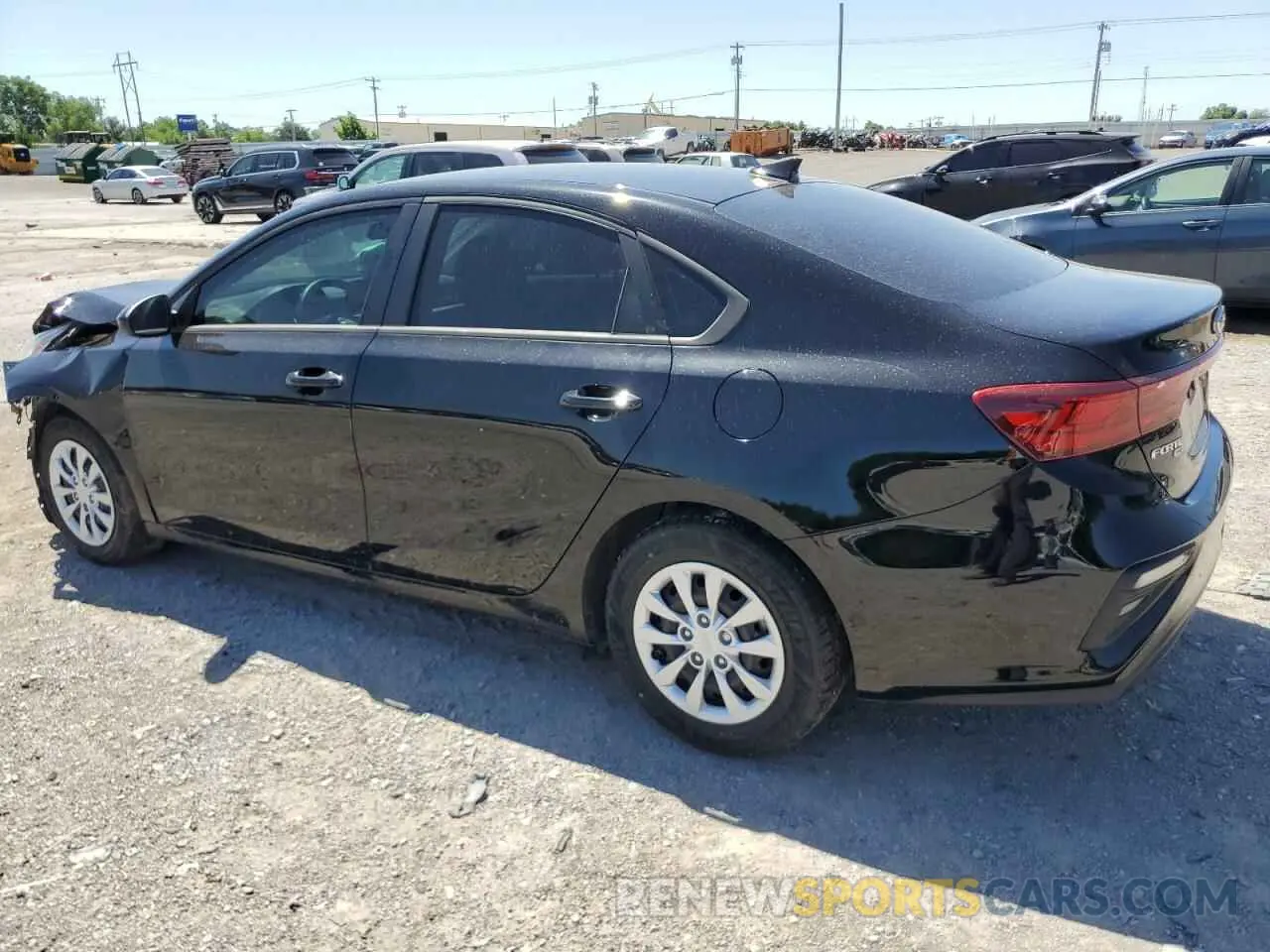2 fotografías del automóvil dañado 3KPF24AD0ME388311 KIA FORTE 2021