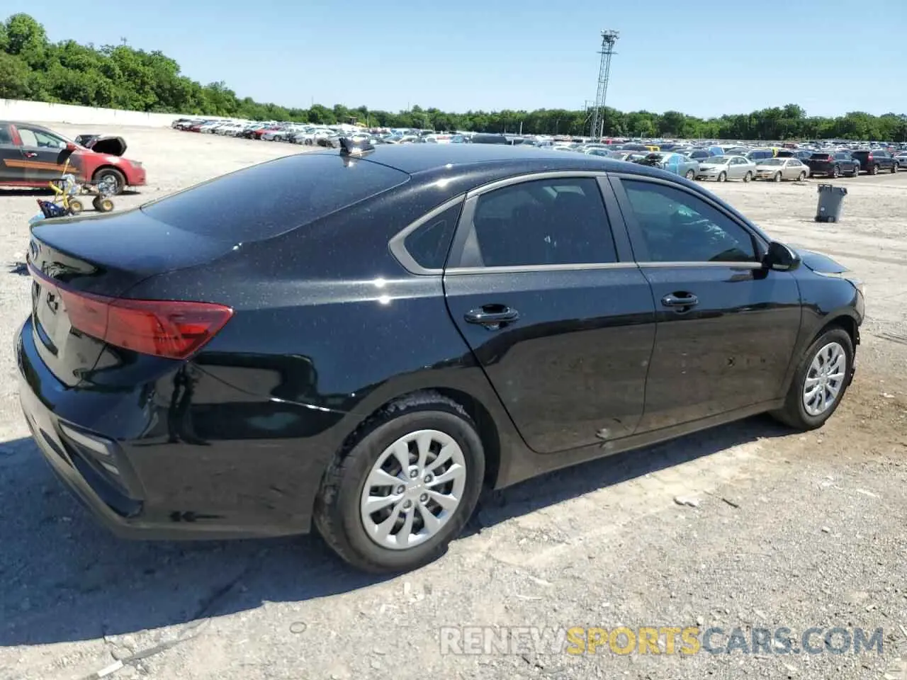3 fotografías del automóvil dañado 3KPF24AD0ME388311 KIA FORTE 2021