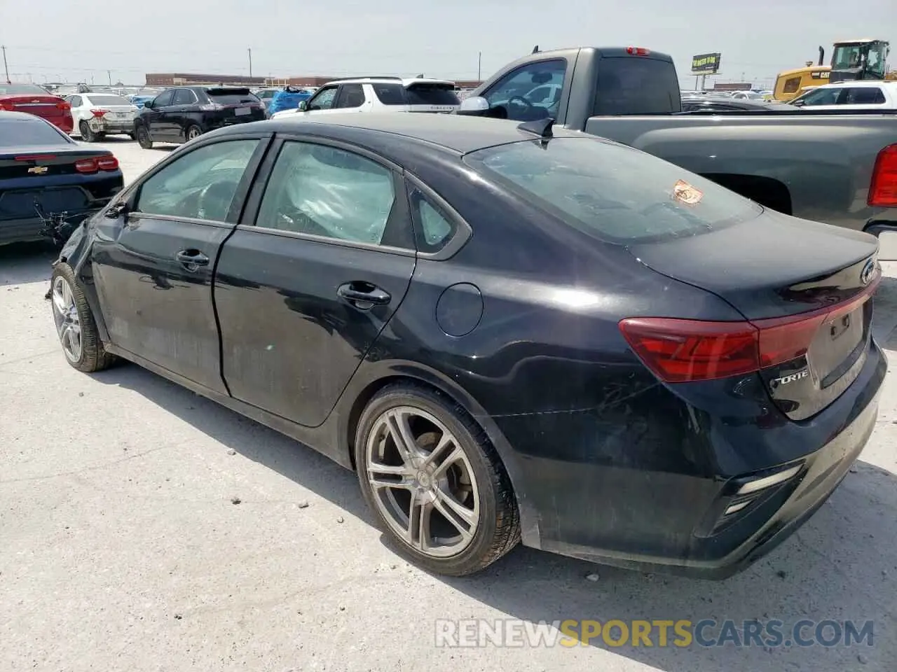 2 fotografías del automóvil dañado 3KPF24AD0ME407696 KIA FORTE 2021