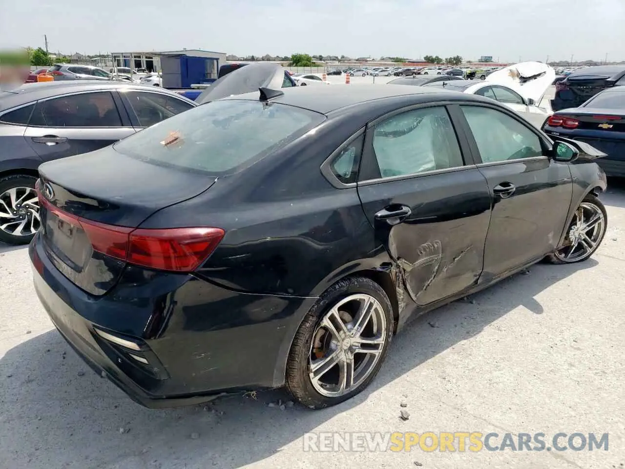 3 fotografías del automóvil dañado 3KPF24AD0ME407696 KIA FORTE 2021