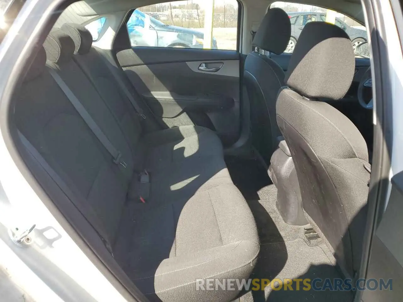 10 fotografías del automóvil dañado 3KPF24AD0ME410131 KIA FORTE 2021