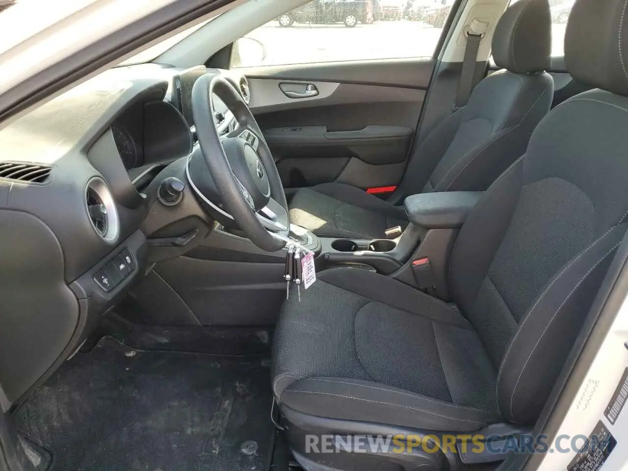 7 fotografías del automóvil dañado 3KPF24AD0ME410131 KIA FORTE 2021