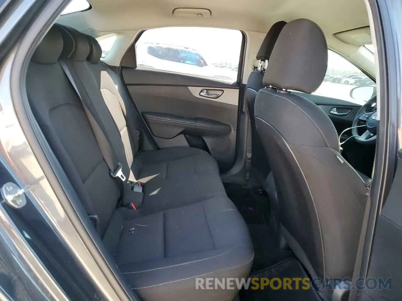 10 fotografías del automóvil dañado 3KPF24AD1ME294860 KIA FORTE 2021