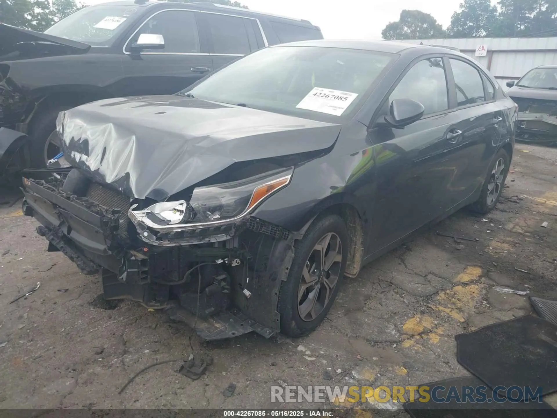 2 fotografías del automóvil dañado 3KPF24AD1ME345709 KIA FORTE 2021