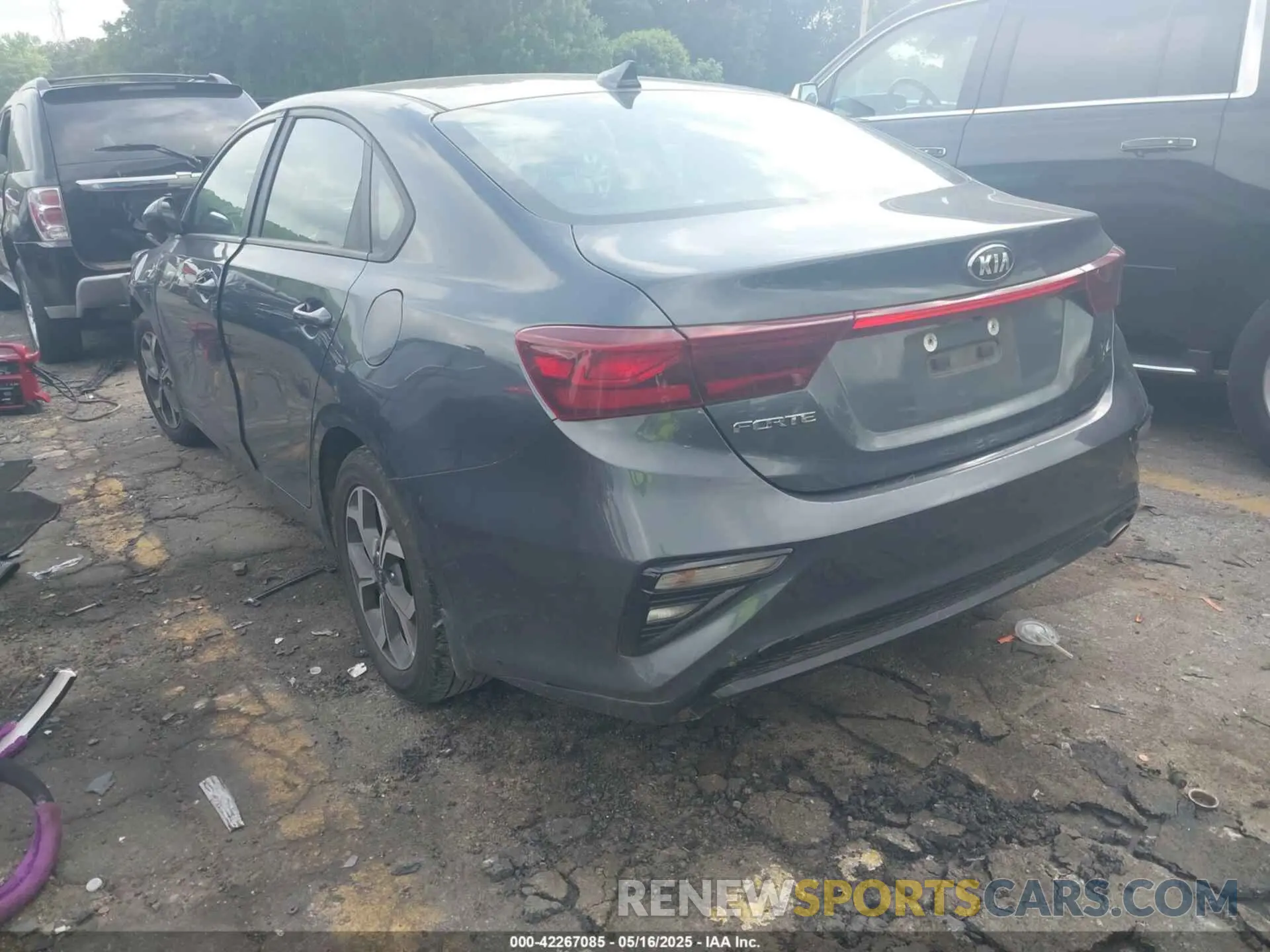 3 fotografías del automóvil dañado 3KPF24AD1ME345709 KIA FORTE 2021
