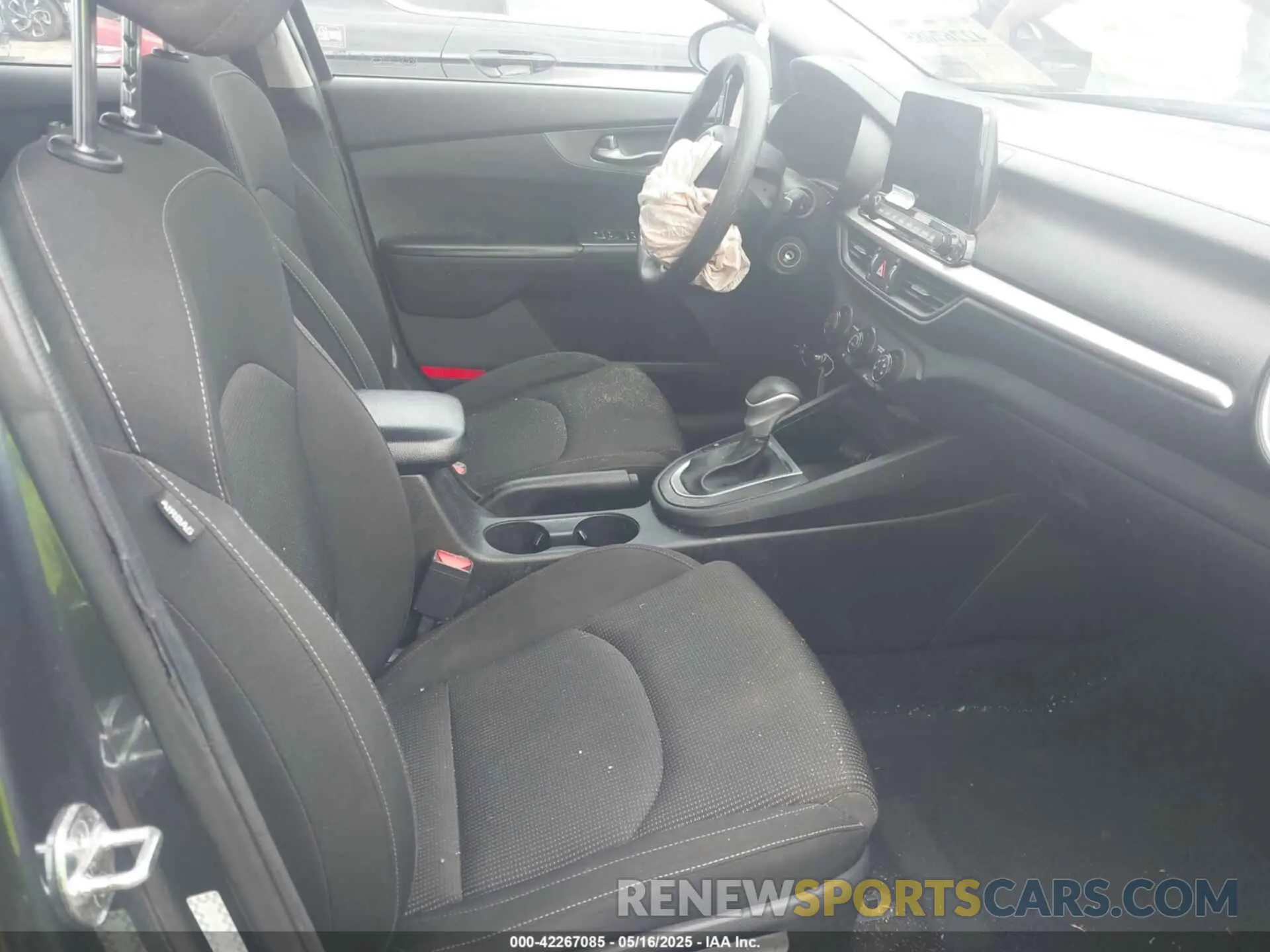 5 fotografías del automóvil dañado 3KPF24AD1ME345709 KIA FORTE 2021