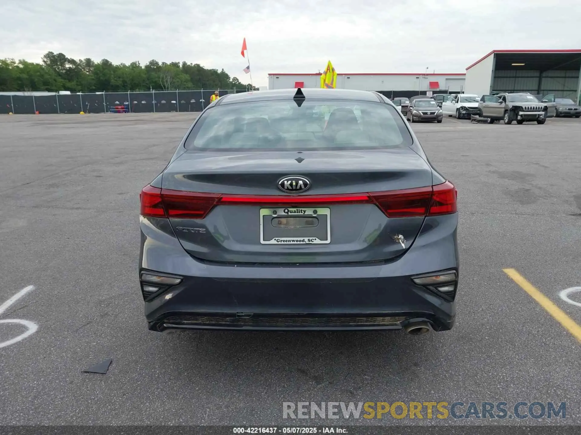16 fotografías del automóvil dañado 3KPF24AD1ME346570 KIA FORTE 2021
