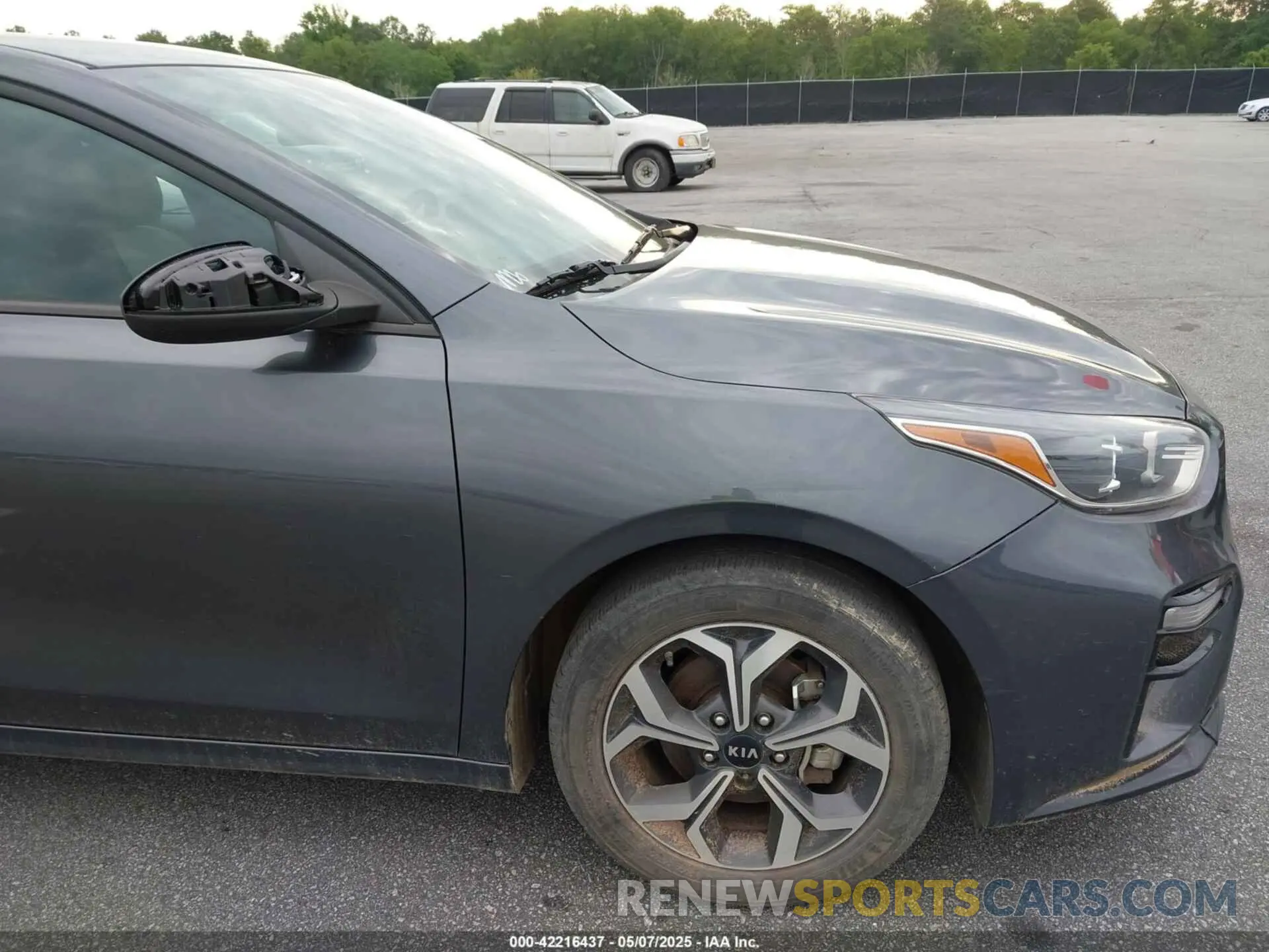 17 fotografías del automóvil dañado 3KPF24AD1ME346570 KIA FORTE 2021