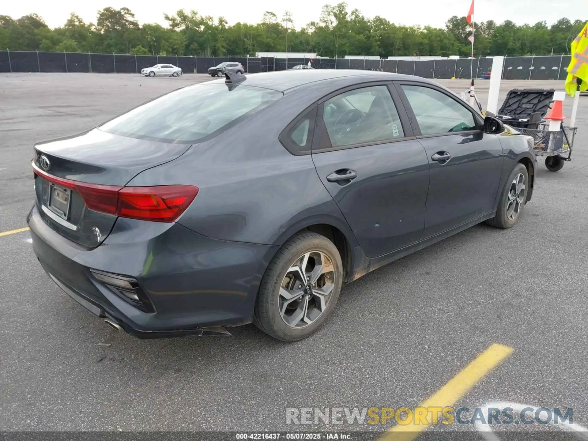 4 fotografías del automóvil dañado 3KPF24AD1ME346570 KIA FORTE 2021