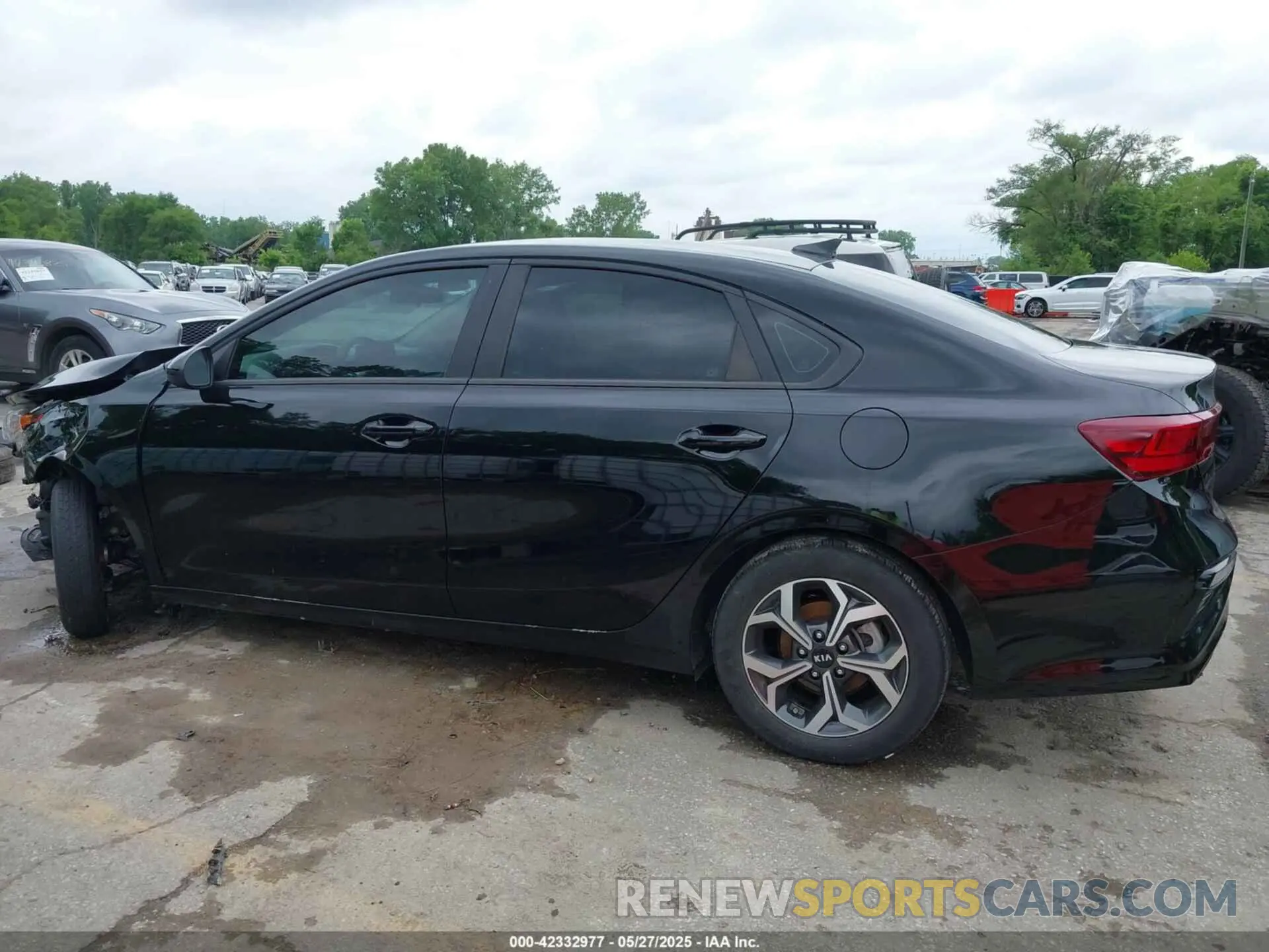 14 fotografías del automóvil dañado 3KPF24AD1ME360971 KIA FORTE 2021