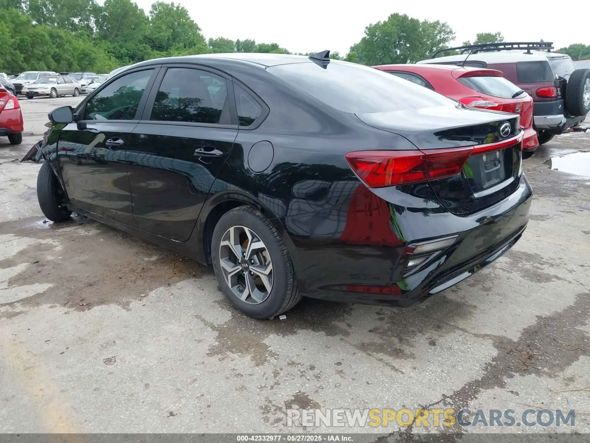 3 fotografías del automóvil dañado 3KPF24AD1ME360971 KIA FORTE 2021